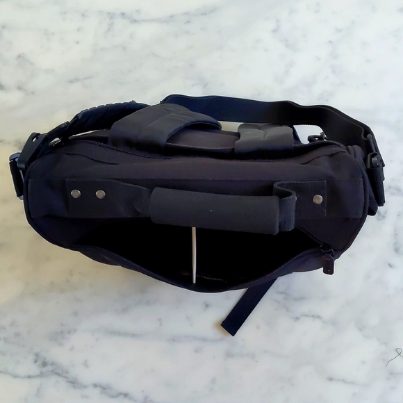 NWOT. Leed's Multiple Layers Expandable Backpack/Laptop Bag/Travel Bag.W - Picture 3 of 8